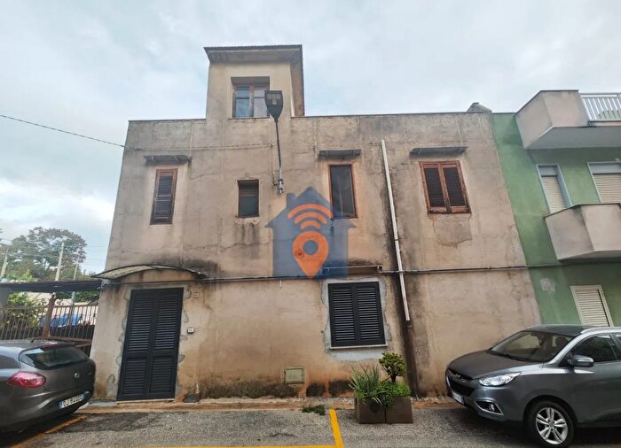 Appartamento con 5 locali in vendita in Via Trieste Castelvetrano, Castelvetrano