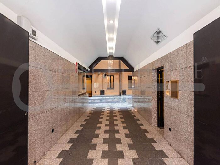 Appartamento trilocale in affitto in Via Cesare Battisti, Guastalla, Milano