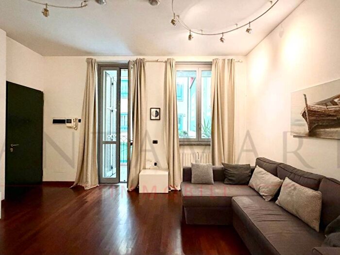 Appartamento bilocale in affitto in Via Felice Cavallotti, Borgogna Largo Augusto, Milano