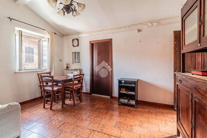 Appartamento trilocale in vendita in Via del Poggio, Bassano Romano