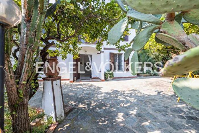 Casa con 5 locali in vendita in Regione Serre, Alassio