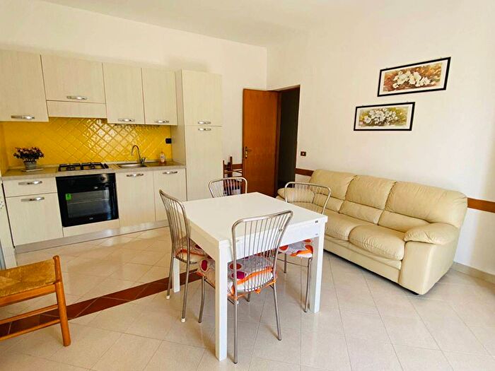 Appartamento trilocale in affitto in Via del Mare, Santa Eufemia Lamezia, Lamezia Terme