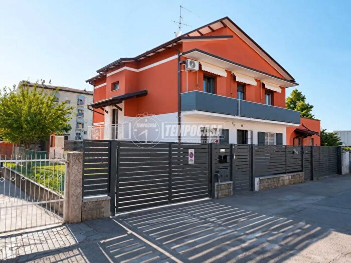 Appartamento quadrilocale in vendita in Viale Mincio, Sassuolo