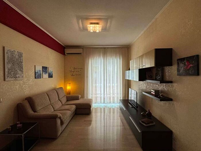 Appartamento bilocale in affitto in Via San Casciano dei Bagni, Magliana, Roma