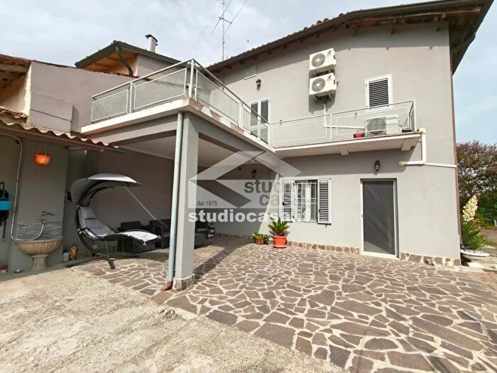 Casa trilocale in vendita in Via Cura, Capergnanica
