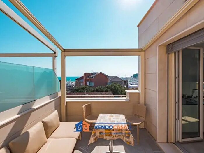 Appartamento bilocale in vendita in Piazza Maggio, Varazze