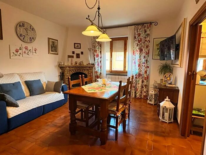 Appartamento con 7 locali in vendita in Cecina