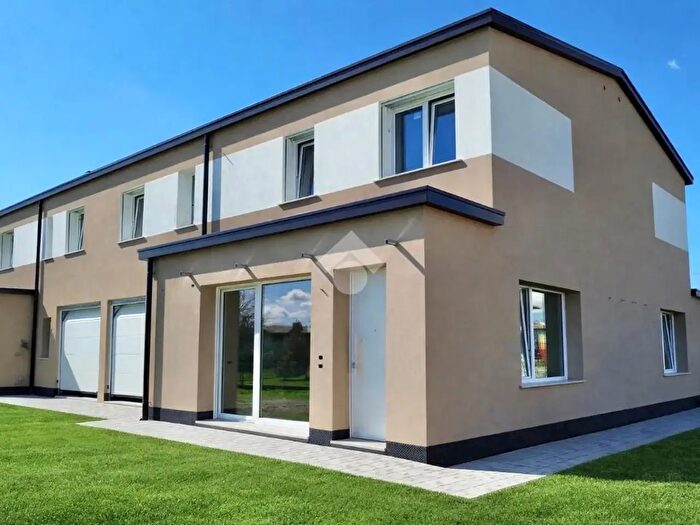 Casa quadrilocale in vendita in Via Oriana Fallaci, Tezze Sul Brenta