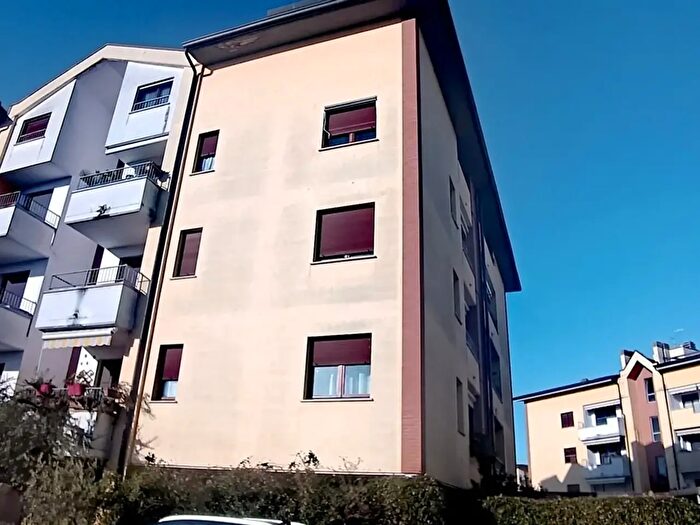 Appartamento trilocale in vendita in Via Montegrappa, Muggiò