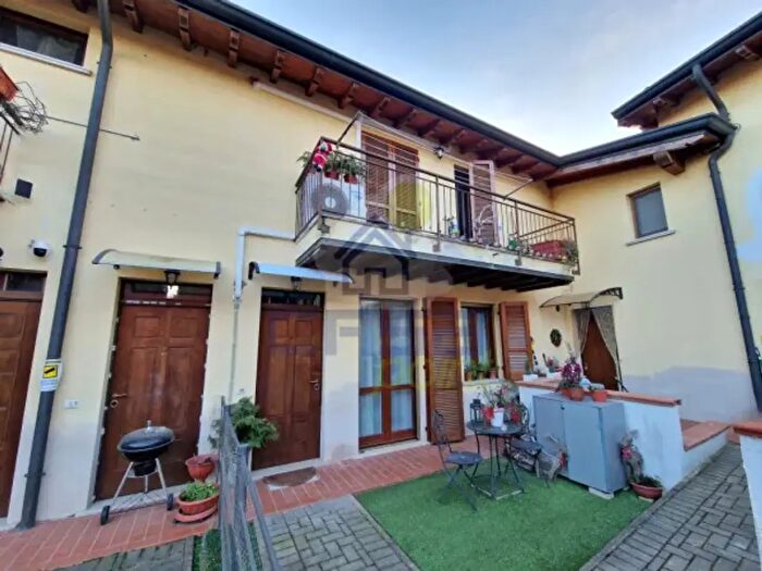 Casa trilocale in vendita in Via del Progresso, Casalbuttano Ed Uniti