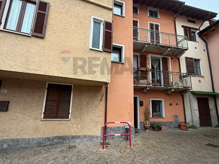 Appartamento trilocale in vendita in Piazza Roma, Germignaga