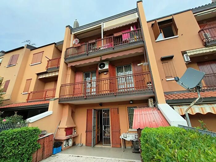 Casa con 5 locali in vendita in Via Nicolò Sanuti, Sasso Marconi