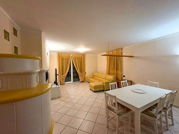 Appartamento quadrilocale in affitto in Via Centro, San Giacomo Filippo