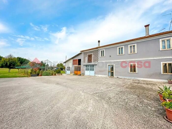 Casa con 10 locali in vendita in Via G Matteotti, Legnago