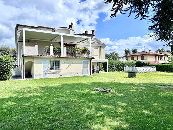 Casa con 11 locali in vendita in Barberino Di Mugello