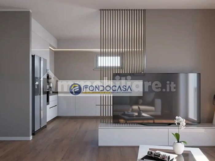 Appartamento quadrilocale in vendita in Via Carlo Crivelli, Milano