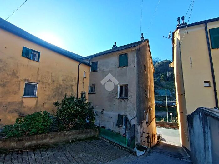 Appartamento quadrilocale in vendita in Via Ovada, Genova