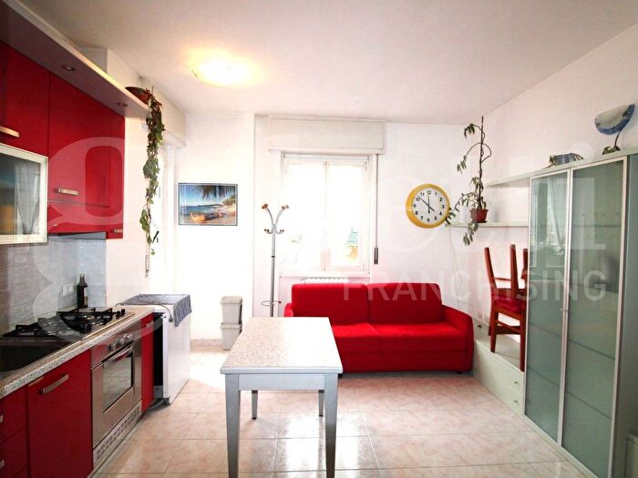 Appartamento bilocale in affitto in Via Roggia Scagna, Rovereto, Milano
