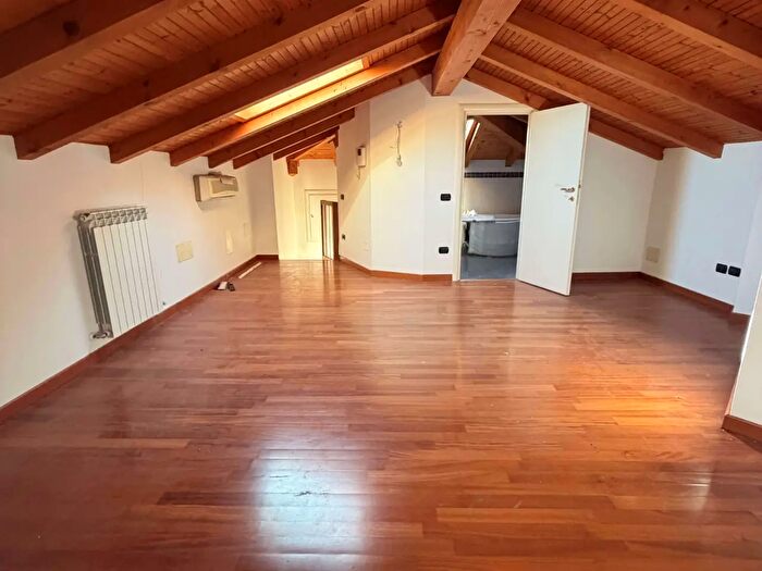 Appartamento trilocale in vendita in Via Cesare Augusto, Bordighera