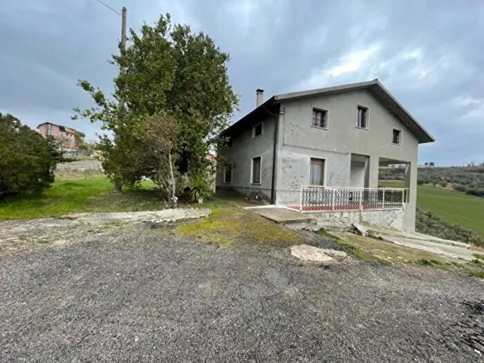 Casa trilocale in affitto in Via Capragrassa, Atessa