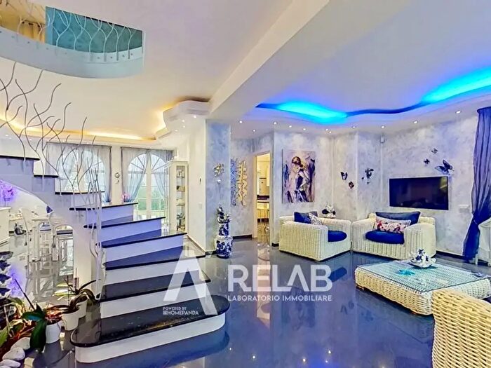 Case in Vendita e in Affitto - 2