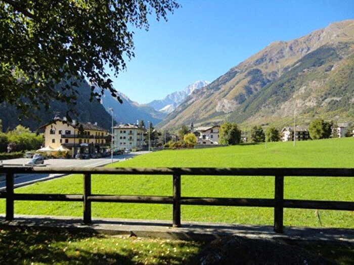 Appartamento quadrilocale in affitto in Rue Du Mont Blanc, Centro, Morgex