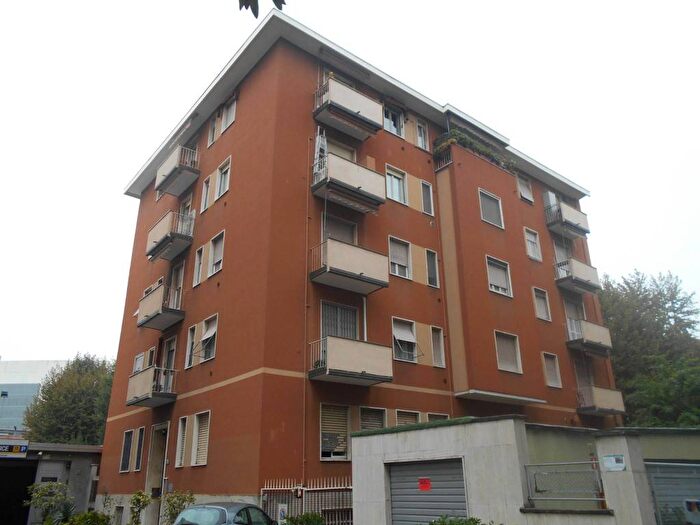 Appartamento bilocale in affitto in Via Angelo Inganni, Inganni, Milano