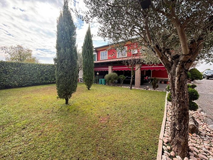 Casa con 5 locali in vendita in Via Vo di Sotto, Vo