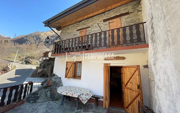 Casa con 5 locali in vendita in Strada Provinciale Pianetto, Valprato Soana