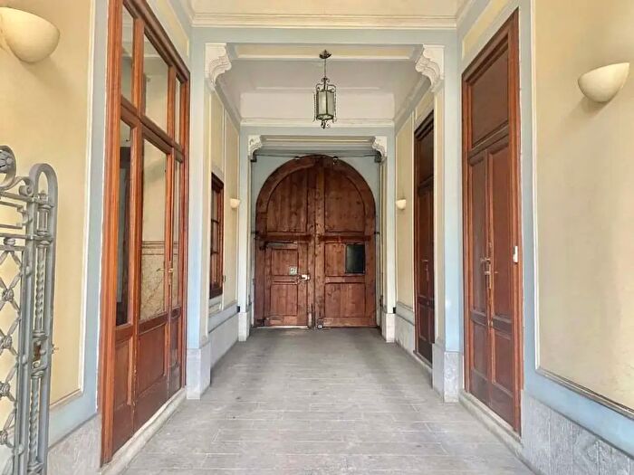 Appartamento trilocale in vendita in Via Segantini, Milano