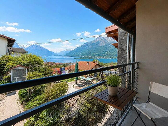 Casa quadrilocale in vendita in Via Martesana, Gravedona ed Uniti