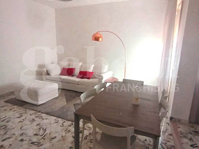 Appartamento trilocale in affitto in Via Pasubio, Saffi, Bologna