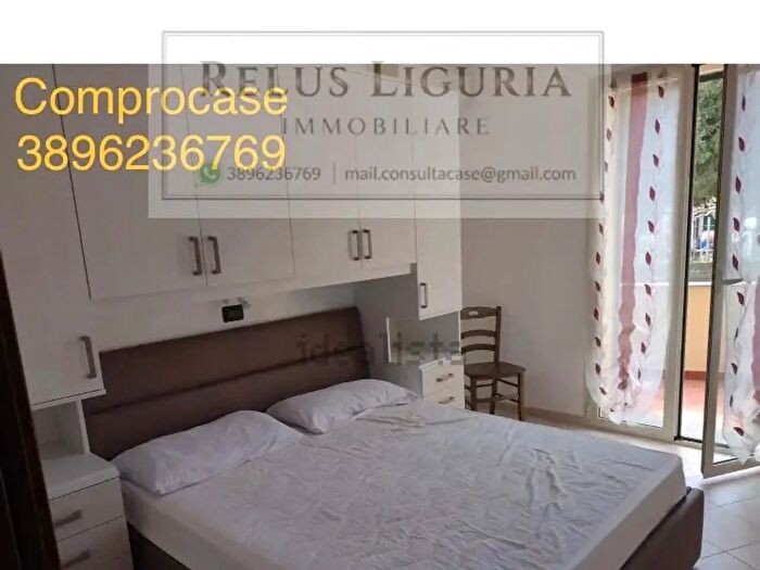 Appartamento trilocale in vendita in Via Rosso, Andora