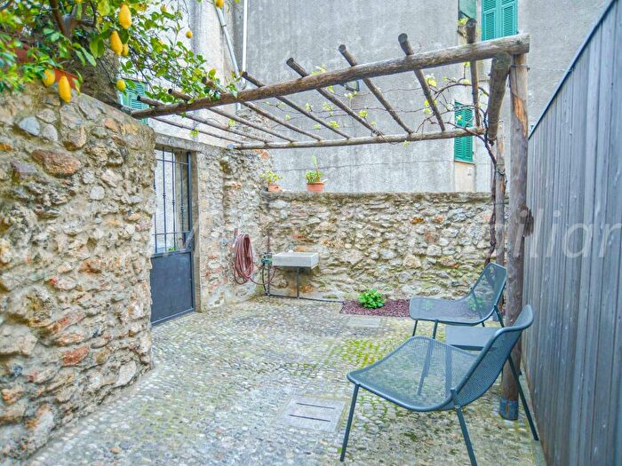 Appartamento bilocale in affitto in Via Vico Chiuso, Borgio, Borgio Verezzi