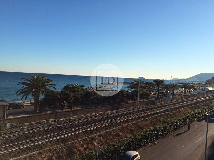 Appartamento quadrilocale in affitto in Loano Via Via Calatafimi, Loano