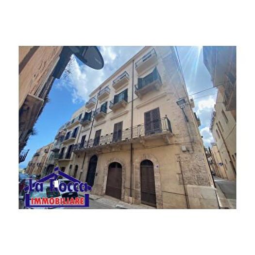 Appartamento con 6 locali in vendita in Via Rossotti, Alcamo