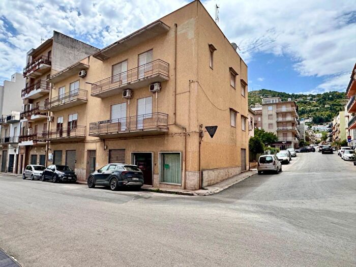 Appartamento trilocale in vendita in Pietro Galati, Alcamo