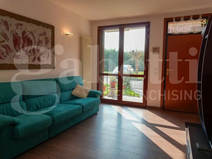 Casa con 5 locali in vendita in Via Vigorea, Ravenna