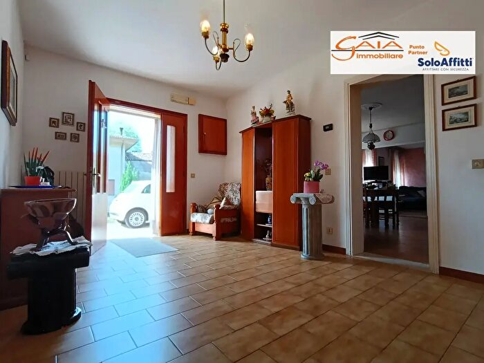 Casa con 7 locali in vendita in Lendinara