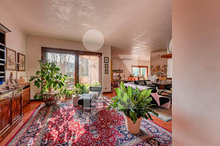 Casa con 8 locali in vendita in Porto Mantovano