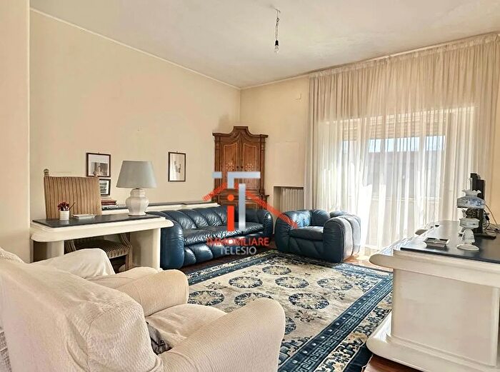 Appartamento quadrilocale in vendita in Via Montesanto, Cosenza