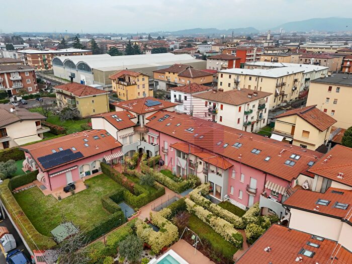 Appartamento trilocale in vendita in Via Ancona, Brescia