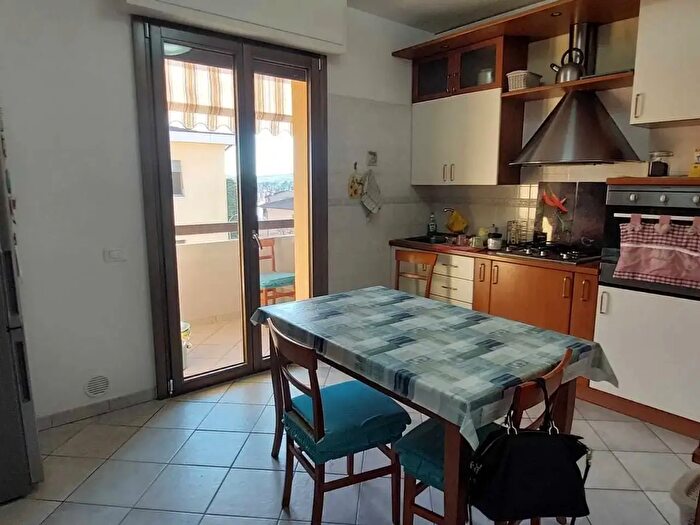 Appartamento con 6 locali in vendita in Via Alcide Cervi, Asciano