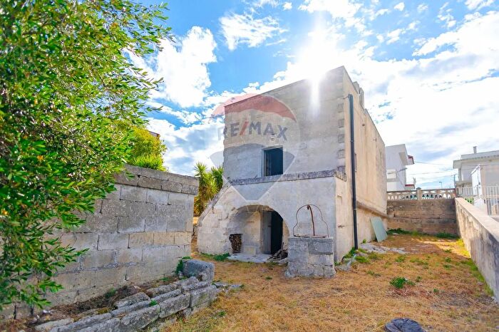 Casa quadrilocale in vendita in Via Salita Lucarelli, Crispiano
