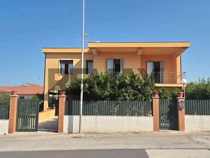 Casa con 8 locali in vendita in Via Pio La Torre, Santa Croce Camerina