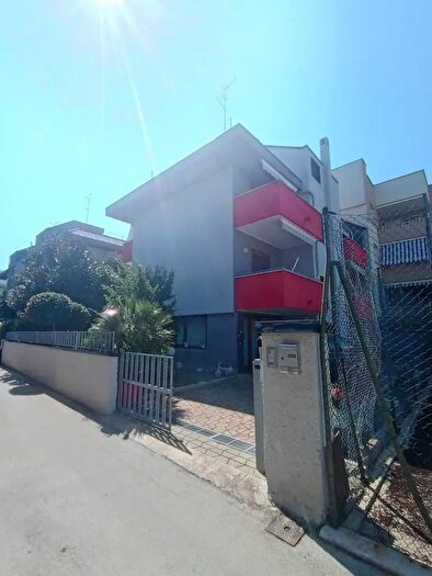 Casa con 8 locali in vendita in Indirizzo Via Monsignor Laera, Acquaviva Delle Fonti