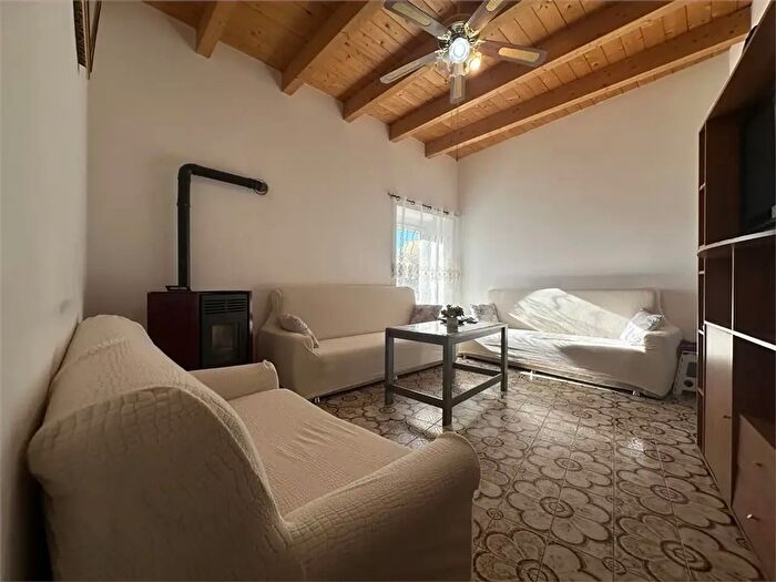 Casa con 6 locali in vendita in Via Scarpone, Torricella Sicura