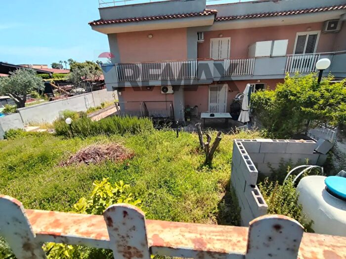 Appartamento quadrilocale in vendita in Via Mario Amato, Mascali