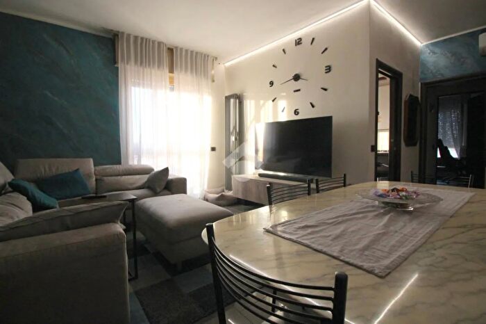 Appartamento bilocale in vendita in Via Carlo Cattaneo, Rho