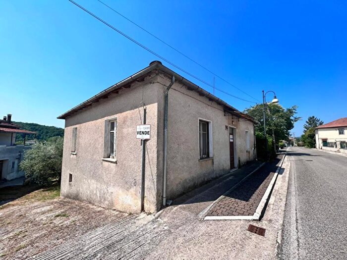 Casa quadrilocale in vendita in Via Storta Vicalvi Frosinone, Vicalvi